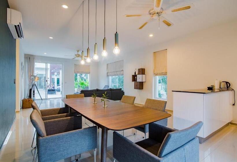 Люкс Premium 2 Спальни, The Beach Village Resort