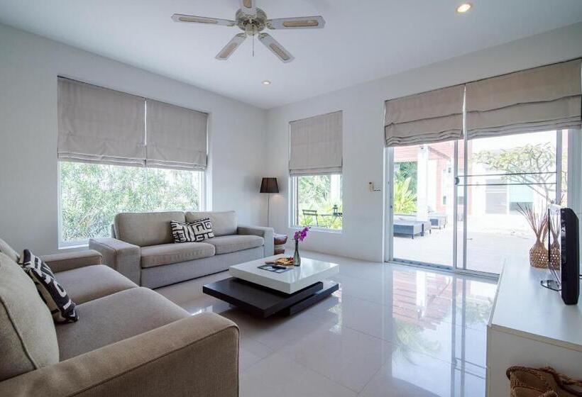 Люкс 2 Спальни, The Beach Village Resort