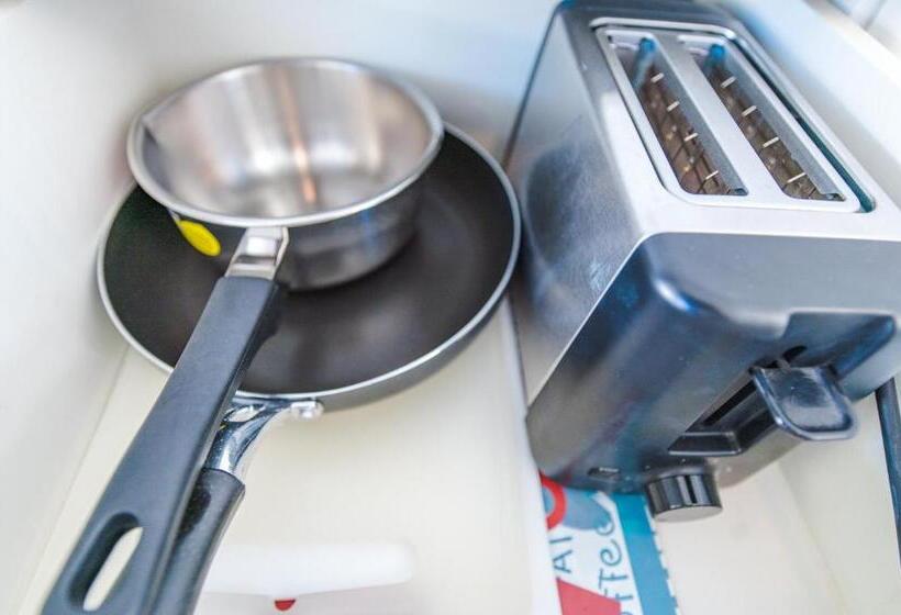 Люкс с Бассейном, The Beach Village Resort