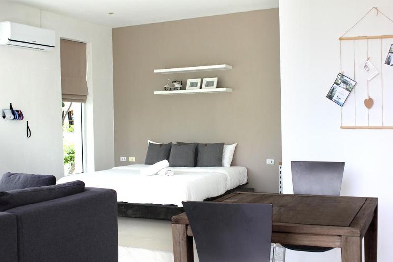 Люкс, The Beach Village Resort