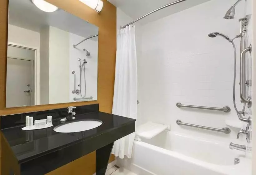 ２ダブルベッドのスタンダードルーム, Fairfield Inn & Suites By Marriott Smithfield