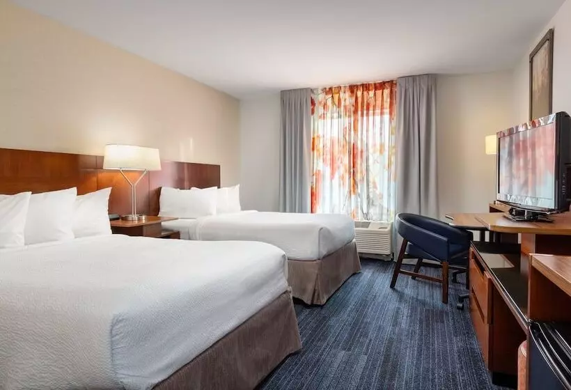 ２ダブルベッドのスタンダードルーム, Fairfield Inn & Suites By Marriott Smithfield
