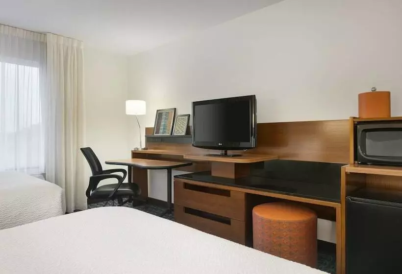 ２ダブルベッドのスタンダードルーム, Fairfield Inn & Suites By Marriott Smithfield