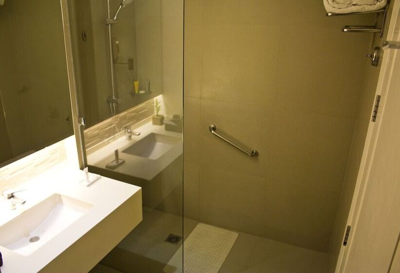 Номер Superior, Harolds Hotel Cebu Formerly Harolds Evotel Cebu