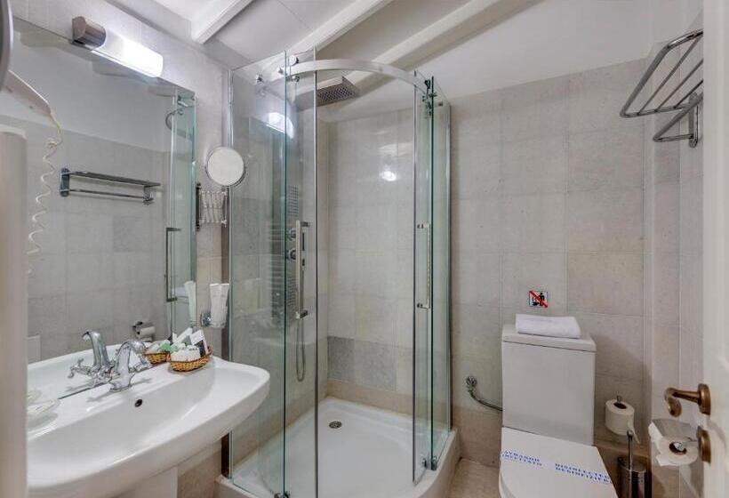 اتاق اجرایی با چشم‌انداز دریا, Apollonion Palace