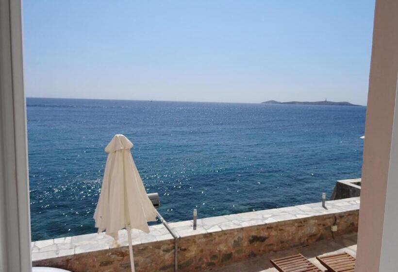 سوییت جونیور با چشم‌انداز دریا, Apollonion Palace