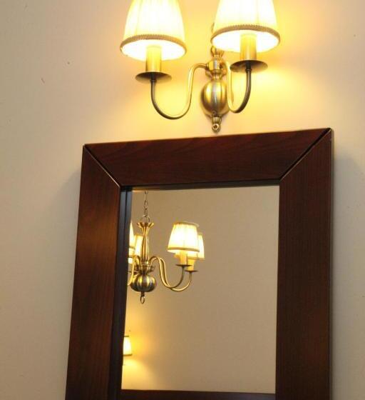 سوییت جونیور با چشم‌انداز دریا, Apollonion Palace