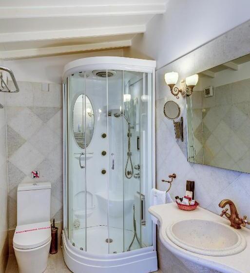 سوییت سوپریور با چشم‌انداز دریا, Apollonion Palace