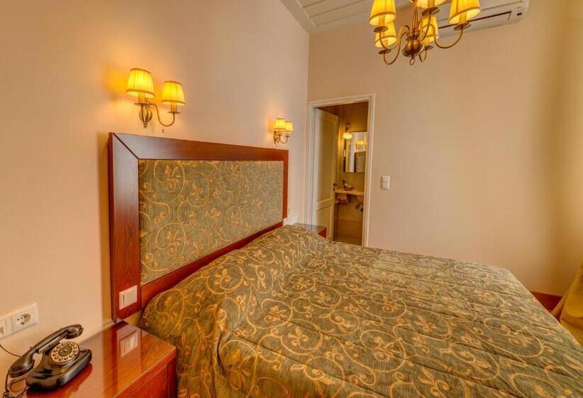 سوییت جونیور با چشم‌انداز دریا, Apollonion Palace