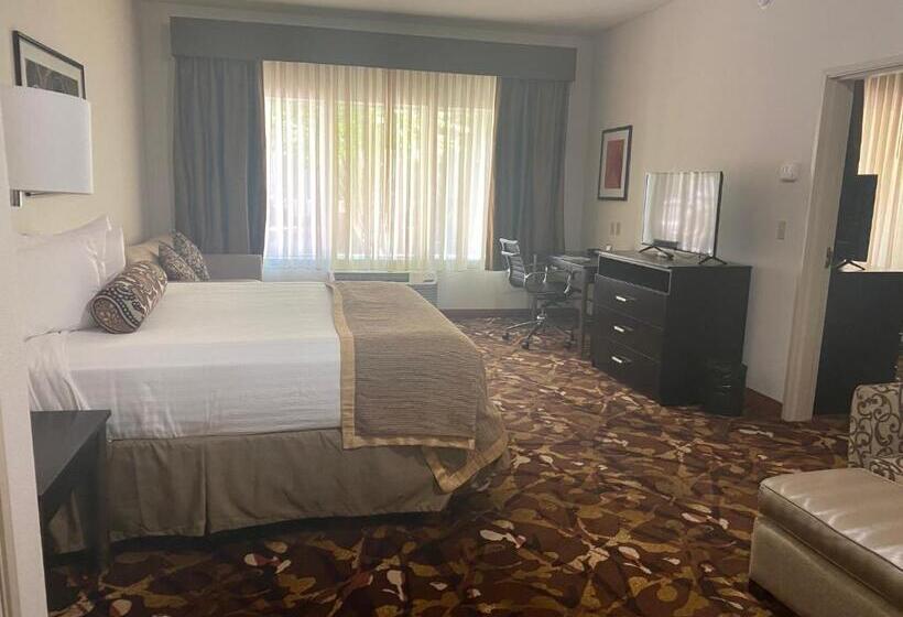 스위트, Baymont By Wyndham Hobbs