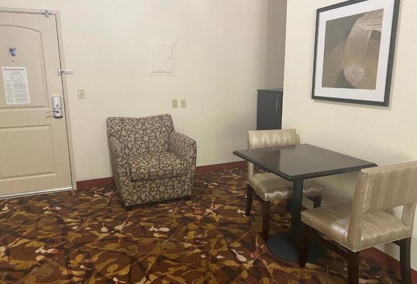 스위트, Baymont By Wyndham Hobbs