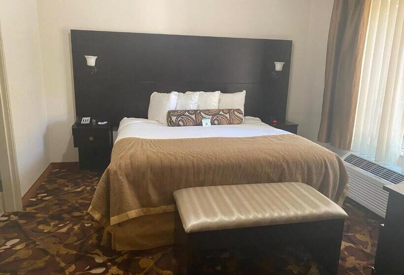 스위트, Baymont By Wyndham Hobbs