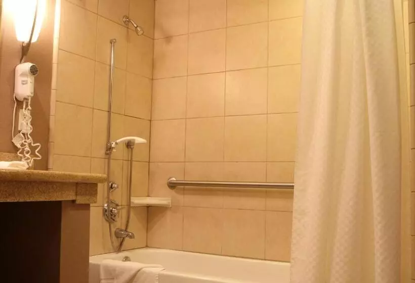 Standard-invahuone, Best Western Plus Bayside