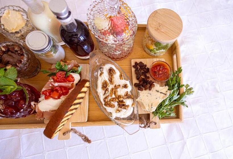 غرفة عائلية ذات إطلالة جانبية على البحر, Buka Sandy Beach