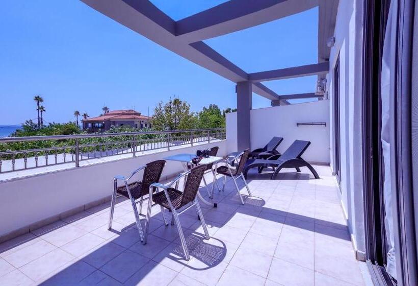 Полулюкс Вид на Море, Buka Sandy Beach