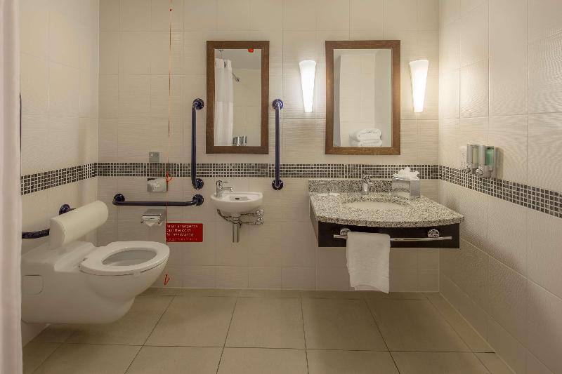 Номер Стандарт, Hilton At St George S Park, Burton Upon Trent