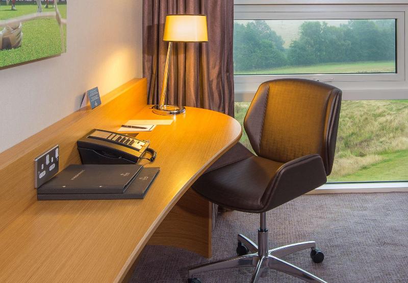 Номер Стандарт, Hilton At St George S Park, Burton Upon Trent