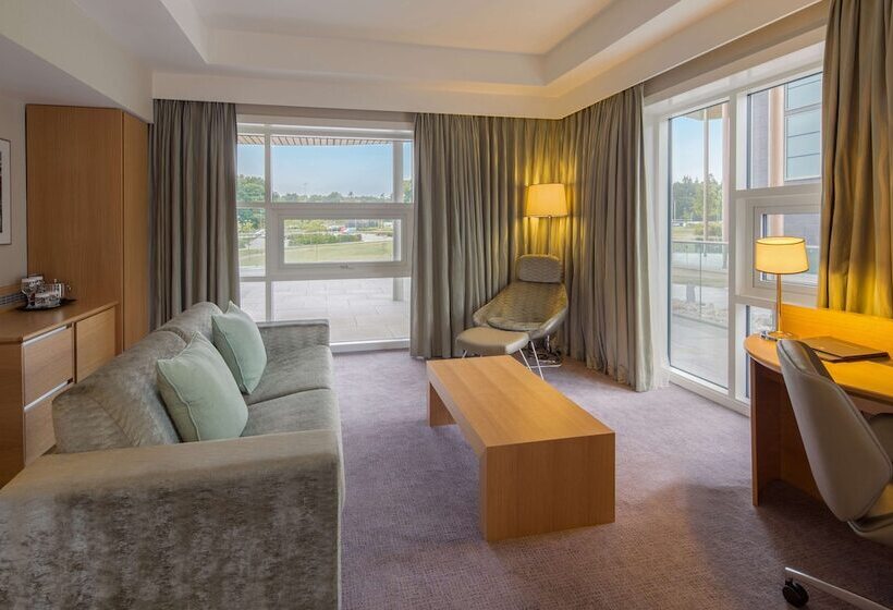 Полулюкс Кровать Кинг, Hilton At St George S Park, Burton Upon Trent