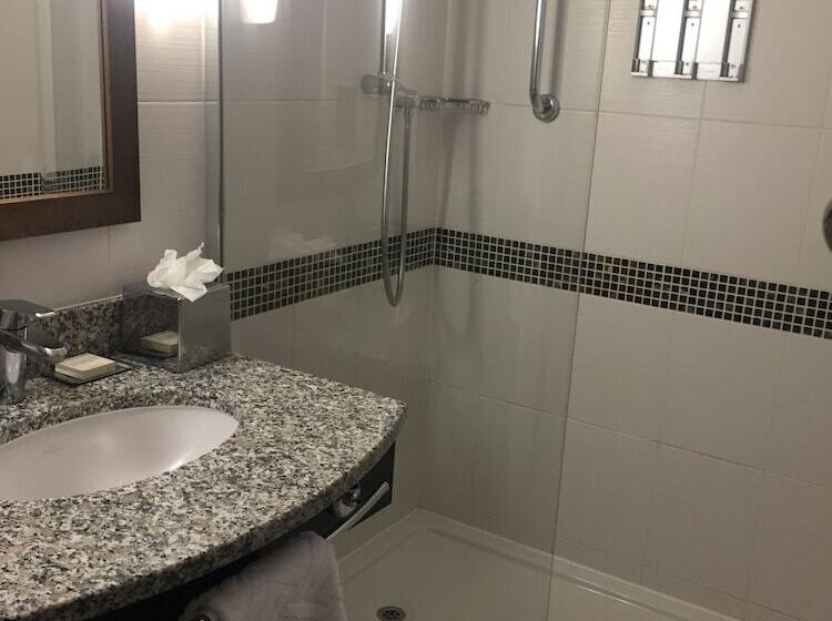 Номер Стандарт, Hilton At St George S Park, Burton Upon Trent