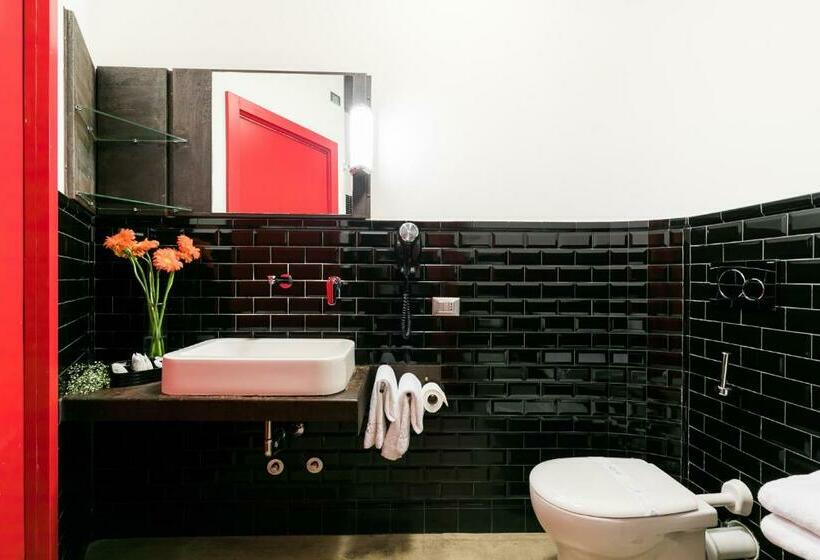 Camera Comfort, La Rovere