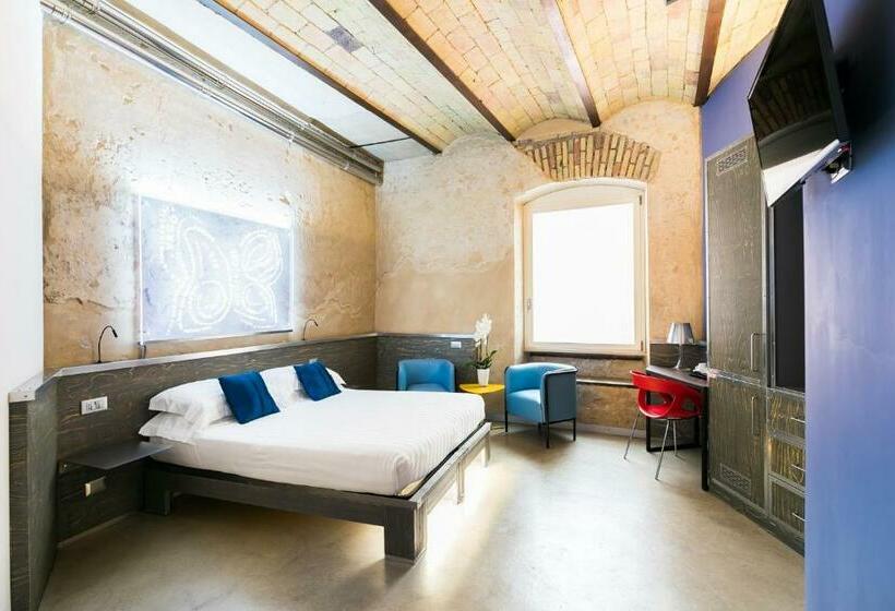 Camera Comfort, La Rovere