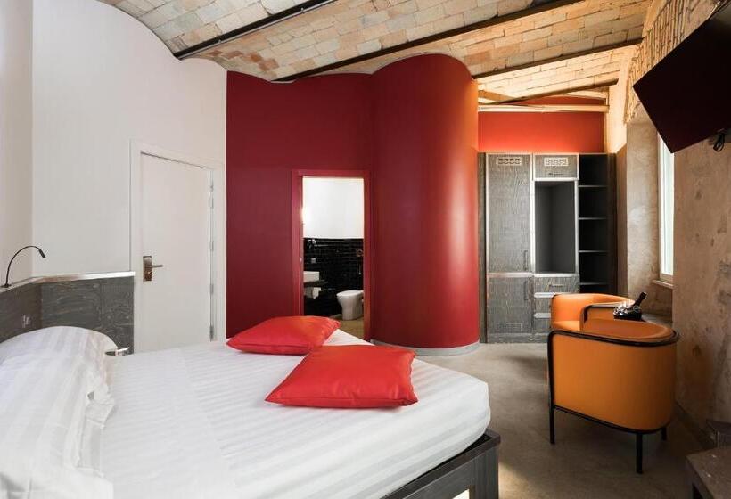 Camera Comfort, La Rovere