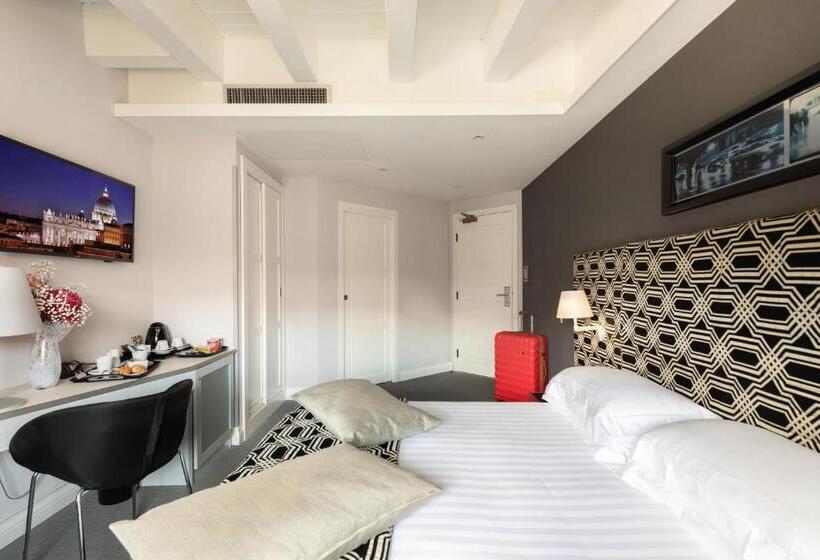 Camera Superiore Vista Città, La Rovere