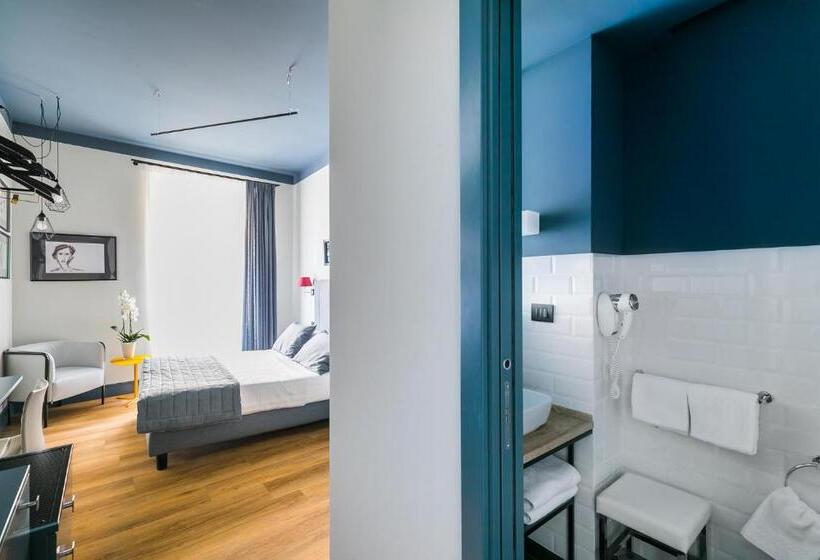 Camera Deluxe, La Rovere