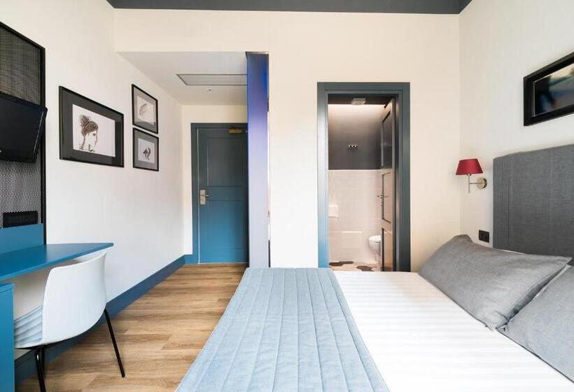 Camera Deluxe, La Rovere