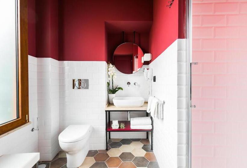 Camera Deluxe, La Rovere