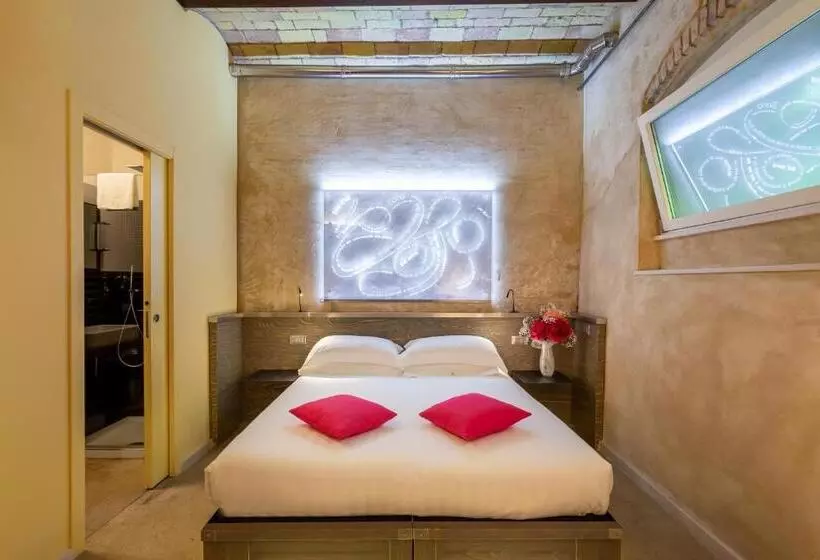 Camera Standard, La Rovere