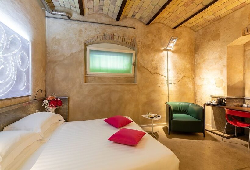 Camera Standard, La Rovere