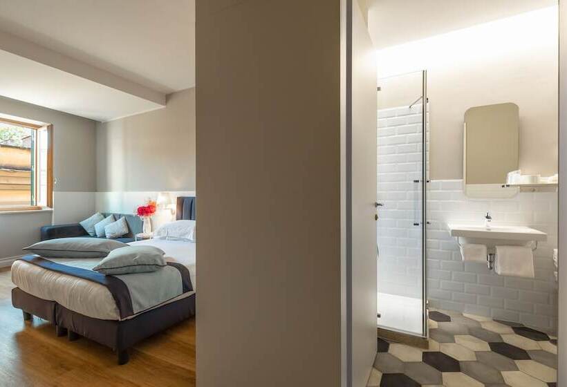 Camera Tripla Standard, La Rovere
