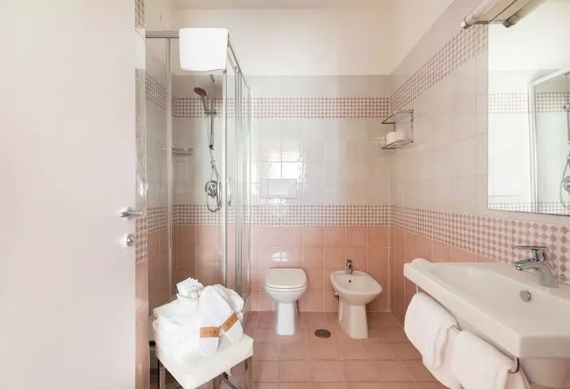 Camera Deluxe, La Rovere