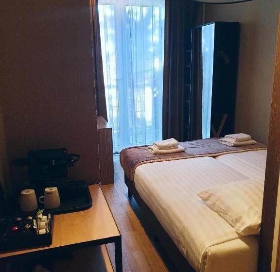 חדר בסיסי, Mosaic City Centre