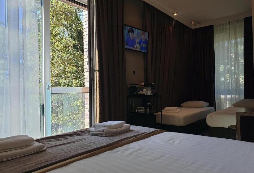 חדר סטנדרט לארבעה, Mosaic City Centre