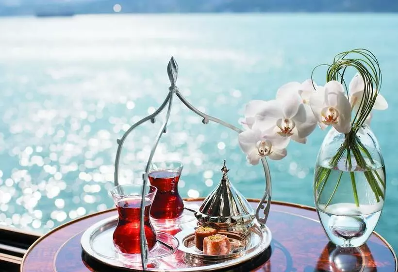 テラス付きスタンダードルーム, Shangrila Bosphorus, Istanbul