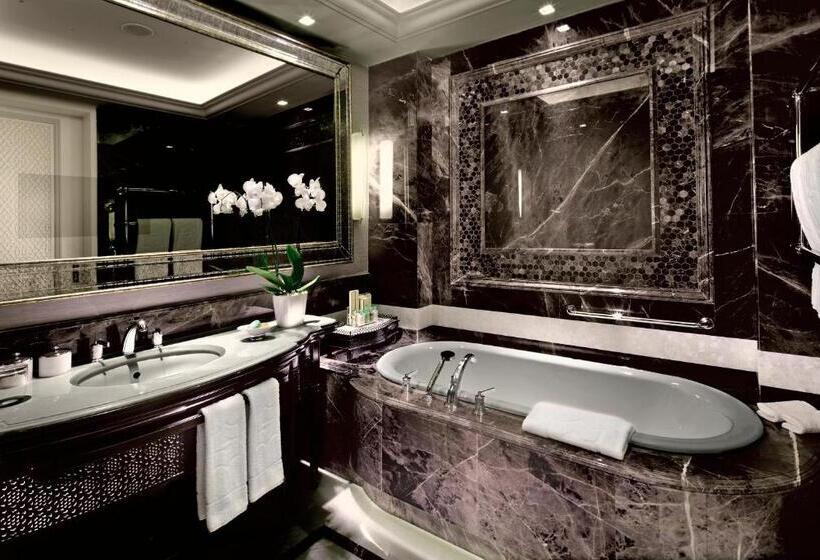 اتاق لوکس با چشمانداز شهر, Shangrila Bosphorus, Istanbul