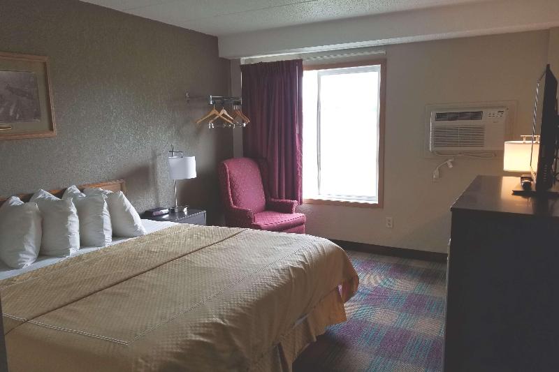 디럭스 스위트 킹 침대, Super 8 By Wyndham Glenwood