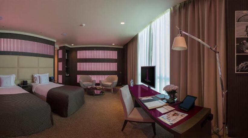 اتاق لوکس, The Torch Doha