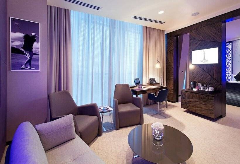 سوییت جونیور, The Torch Doha