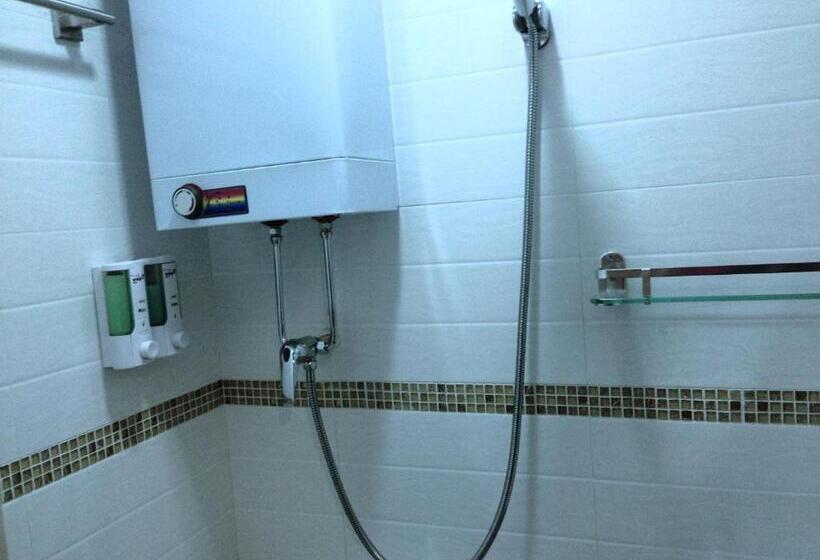 Economy Quadruple Room, Kowloon Youth Village Tsim Sha Tsui 九龙青年公寓