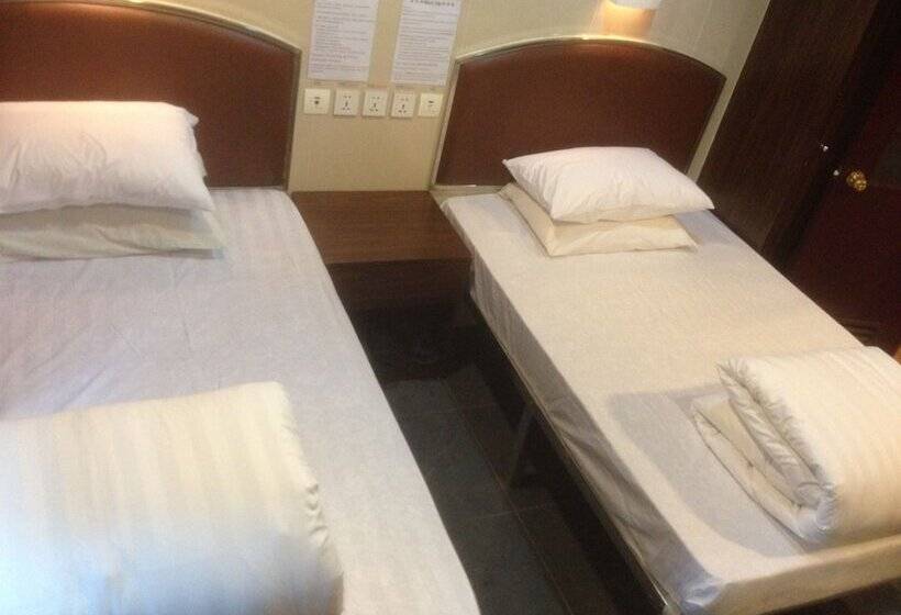 Economy Triple Room, Kowloon Youth Village Tsim Sha Tsui 九龙青年公寓