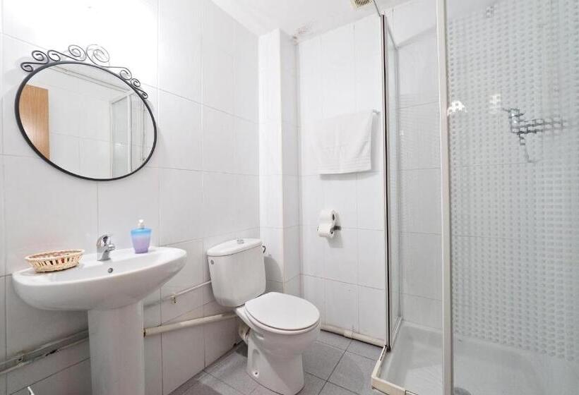 اتاق استاندارد سه نفره, Hostal Elkano