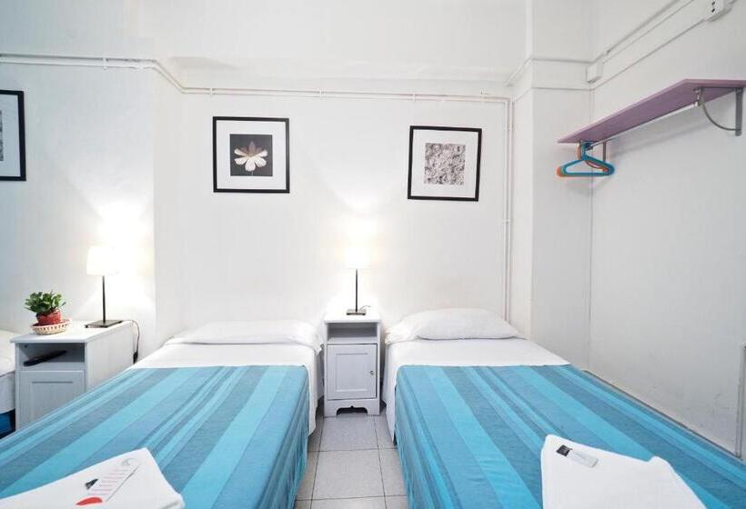 اتاق استاندارد سه تخته با سرویس بهداشتی مشترک, Hostal Elkano