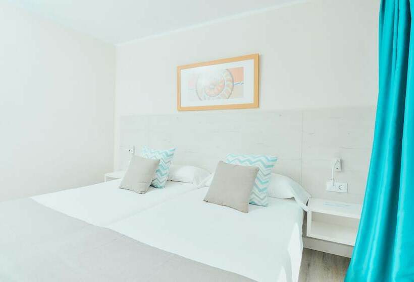 شقة غرفة واحدة, Gloria Izaro Club