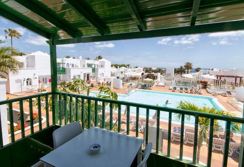 شقة غرفتين, Gloria Izaro Club