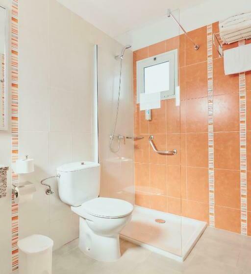 شقة غرفتين, Gloria Izaro Club