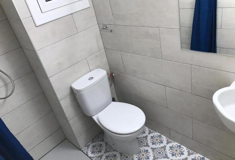 Номер Стандарт, Hostal Radio Barcelona
