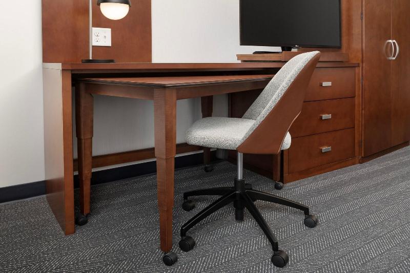 اتاق استاندارد با تخت بزرگ, Courtyard By Marriott Little Rock North